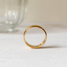 Load image into Gallery viewer, 18K Yellow Gold Plain Band US 8.75 / UK R