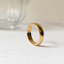 Load image into Gallery viewer, 18K Yellow Gold Plain Band US 8.75 / UK R