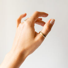 Load image into Gallery viewer, 18K Yellow Gold Plain Band US 8.75 / UK R