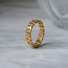 Load image into Gallery viewer, Vintage 1970s 18K Yellow Gold Curb-Link Stacking Ring