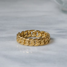 Load image into Gallery viewer, Vintage 1970s 18K Yellow Gold Curb-Link Stacking Ring