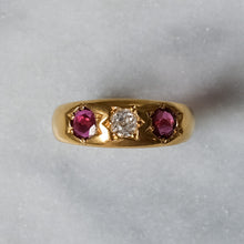 Load image into Gallery viewer, Antique 18K Yellow Gold Star Set Diamond and Ruby Ring