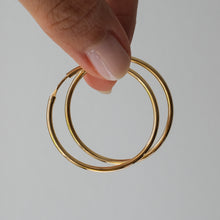 Load image into Gallery viewer, 18K Yellow Gold 1.25" Hoop Earrings