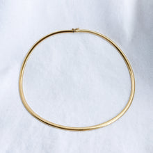 Load image into Gallery viewer, Vintage 17 inch / 43 cm 14K Omega Choker Necklace