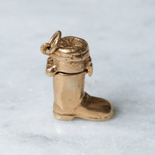 Load image into Gallery viewer, Vintage 9K Yellow Gold Puss in Boots Charm
