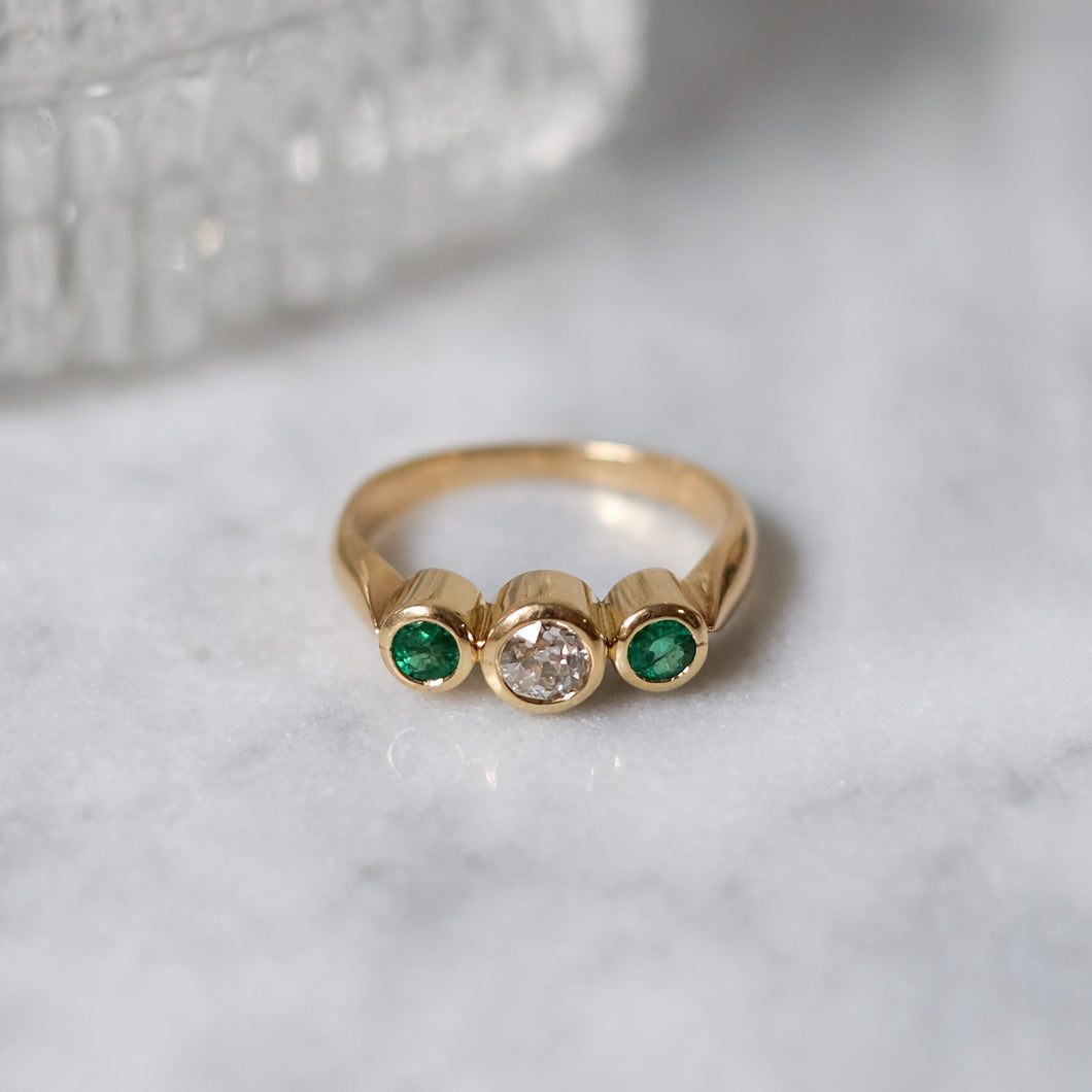 Antique 14K Yellow Gold Diamond and Emeralds Trilogy Ring
