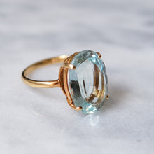 Load image into Gallery viewer, 18K Yellow Gold Oval Faceted Aquamarine Ring
