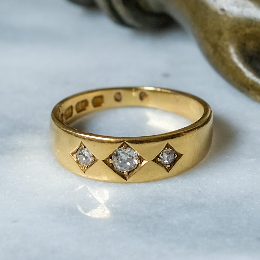Antique 18K Yellow Gold 3-Stone Diamond Trilogy Ring