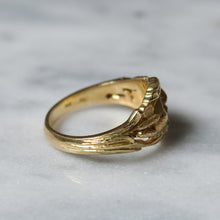 Load image into Gallery viewer, 14K Yellow Gold Swan with Flower Ring 6.93g
