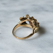 Load image into Gallery viewer, Vintage 9K Yellow Gold Laurel Wreath Ring
