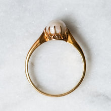 Load image into Gallery viewer, Vintage 18K Yellow Gold Pearl Ring
