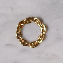 Load image into Gallery viewer, 18K Yellow Gold Gucci Link Ring
