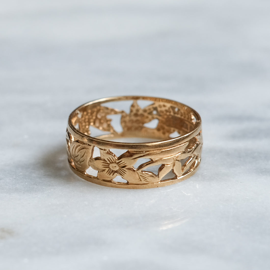 Vintage 14K Yellow Gold Pierced Floral Band