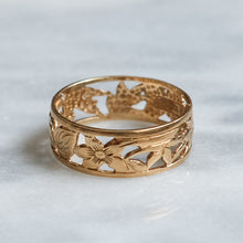 Load image into Gallery viewer, Vintage 14K Yellow Gold Pierced Floral Band
