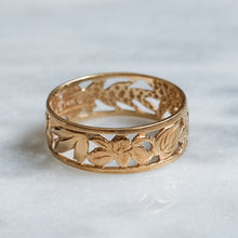 Load image into Gallery viewer, Vintage 14K Yellow Gold Pierced Floral Band
