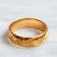 Load image into Gallery viewer, Antique Art Deco Era 22K Yellow Gold Engraved Floral Band
