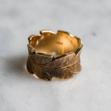 Load image into Gallery viewer, Vintage 14K Rose Gold Foliate Leaf Motif Ring
