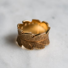 Load image into Gallery viewer, Vintage 14K Rose Gold Foliate Leaf Motif Ring
