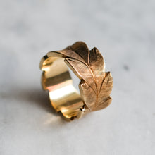 Load image into Gallery viewer, Vintage 14K Rose Gold Foliate Leaf Motif Ring
