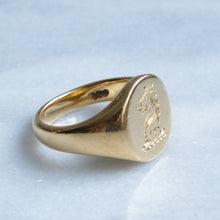 Load image into Gallery viewer, Vintage 1965 Lion Signet Ring
