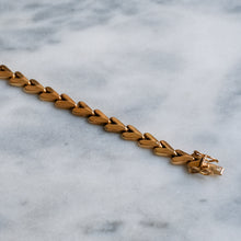 Load image into Gallery viewer, Vintage 7.25 inch Chevron-Link Bracelet
