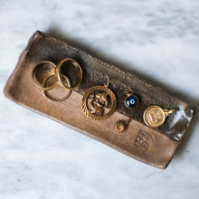 Load image into Gallery viewer, Handmade Two-Tone Catch-All Clay Dish by Swee Ceramics
