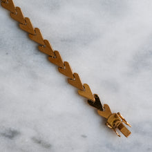 Load image into Gallery viewer, Vintage 7.25 inch Chevron-Link Bracelet
