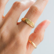 Load image into Gallery viewer, Vintage Tiffany &amp; Co. Elsa Peretti Heart Signet Ring
