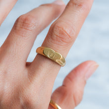 Load image into Gallery viewer, Vintage Tiffany &amp; Co. Elsa Peretti Heart Signet Ring
