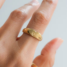 Load image into Gallery viewer, Vintage Tiffany &amp; Co. Elsa Peretti Heart Signet Ring
