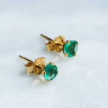 Load image into Gallery viewer, Vintage Emerald Stud Earrings (Light)
