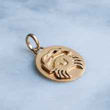 Load image into Gallery viewer, Vintage Round Cancer Zodiac Pendant
