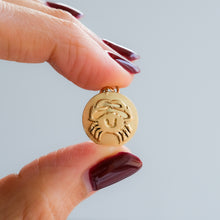 Load image into Gallery viewer, Vintage Round Cancer Zodiac Pendant
