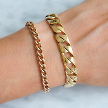 Load image into Gallery viewer, Vintage 7 inches Flat Curb-Link Bracelet
