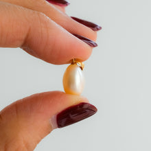 Load image into Gallery viewer, Vintage Cultured Pearl Pendant
