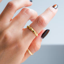 Load image into Gallery viewer, Vintage UnoAErre Bamboo Ring size US 6

