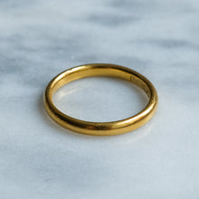 Load image into Gallery viewer, Vintage Retro 1950s 22K Gold Band
