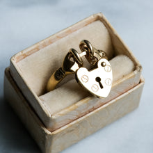 Load image into Gallery viewer, Antique Heart Padlock Fede Ring
