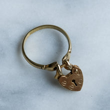Load image into Gallery viewer, Antique Heart Padlock Fede Ring
