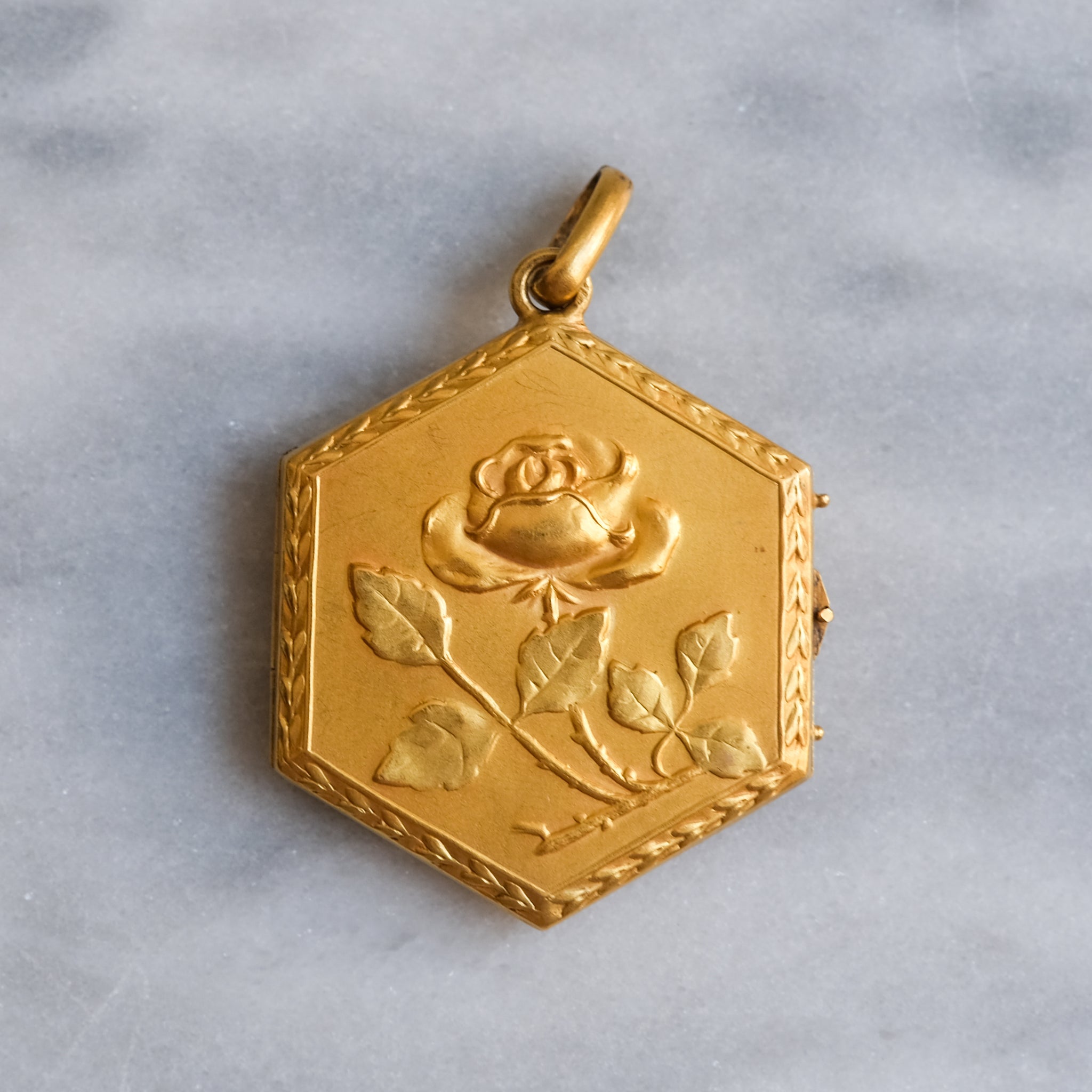 ヴィンテージ　ペンダントトップ　Art nouveau Antique Art Nouveau Jewellery at Eye of the Cat – Eye of the