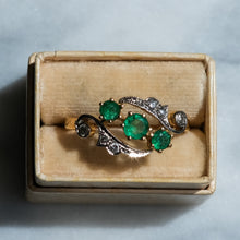 Load image into Gallery viewer, Antique Art Deco Emerald Diamond Ring
