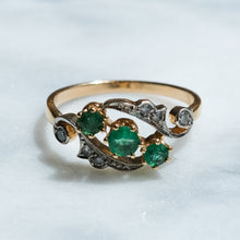 Load image into Gallery viewer, Antique Art Deco Emerald Diamond Ring
