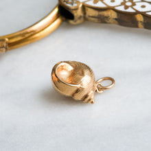Load image into Gallery viewer, Vintage 1970s Sea Shell Charm
