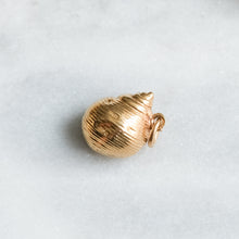 Load image into Gallery viewer, Vintage 1970s Sea Shell Charm

