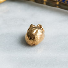 Load image into Gallery viewer, Vintage 1970s Sea Shell Charm
