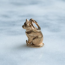 Load image into Gallery viewer, Vintage Sitting Cat Charm (2.9 grams)
