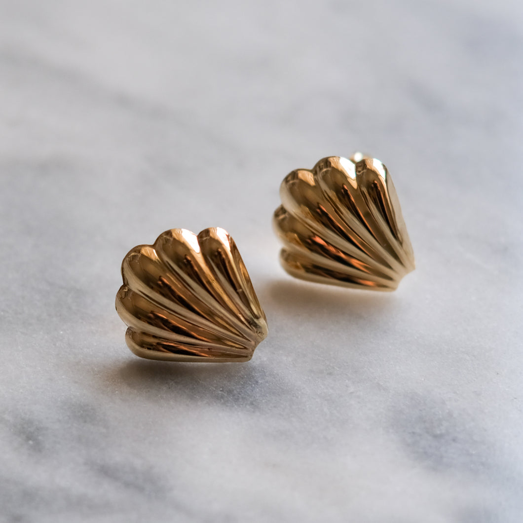 Vintage 14K Yellow Gold Seashell Earrings