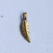 Load image into Gallery viewer, Vintage Feather Pendant
