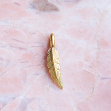 Load image into Gallery viewer, Vintage Feather Pendant
