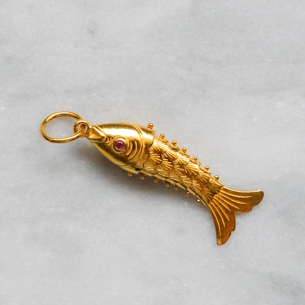 Vintage 22K Yellow Gold Small Articulated Fish Pendant